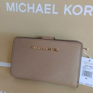💖SOLD💖 Michael Kors Bifold wallet